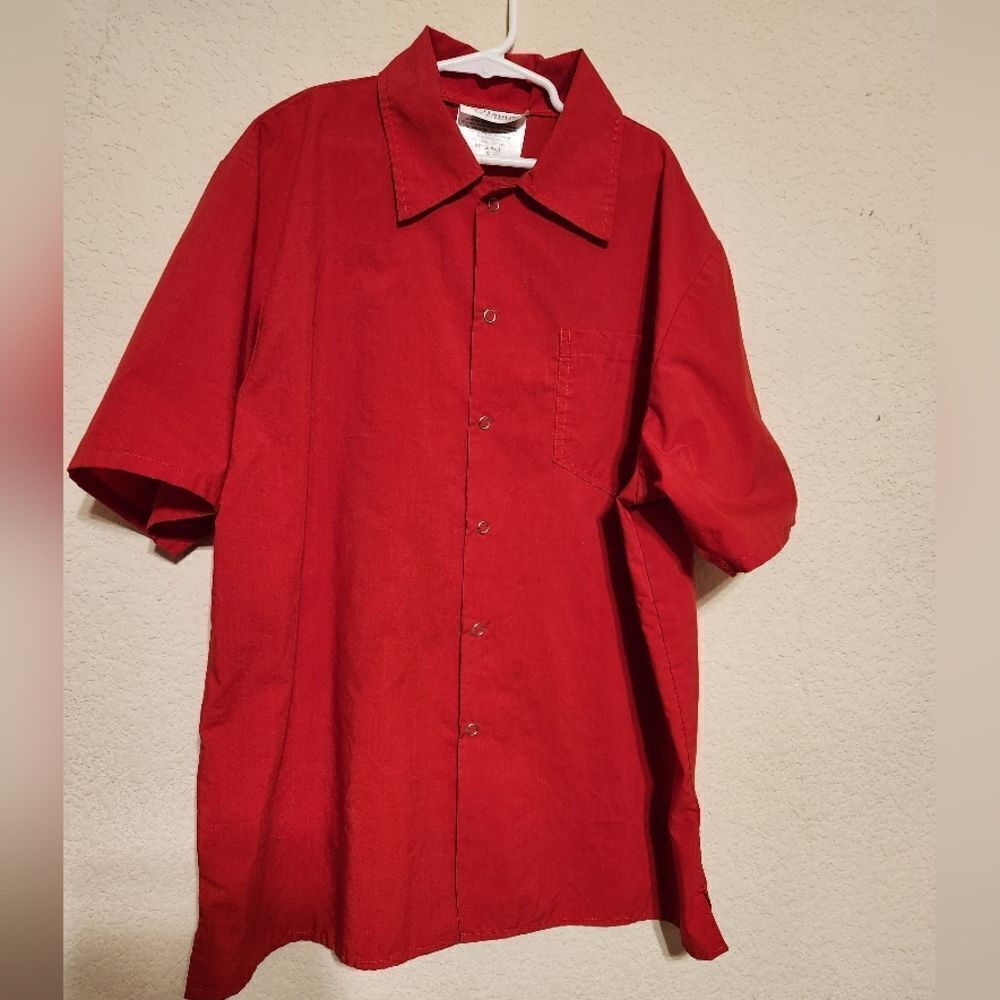 Happy chef (teen?) Red small shirt